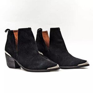 Jeffrey Campbell Low/Ankle Booties